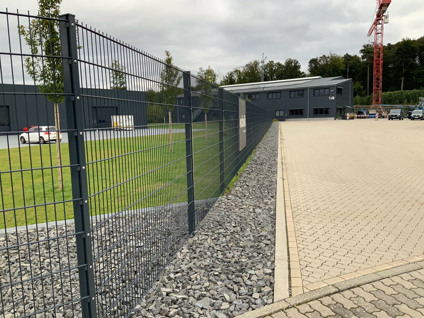 Schiebetor auf Baustelle